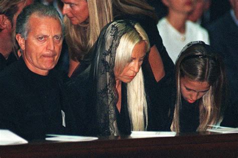 gianni versace dead photos|gianni versace funeral pictures.